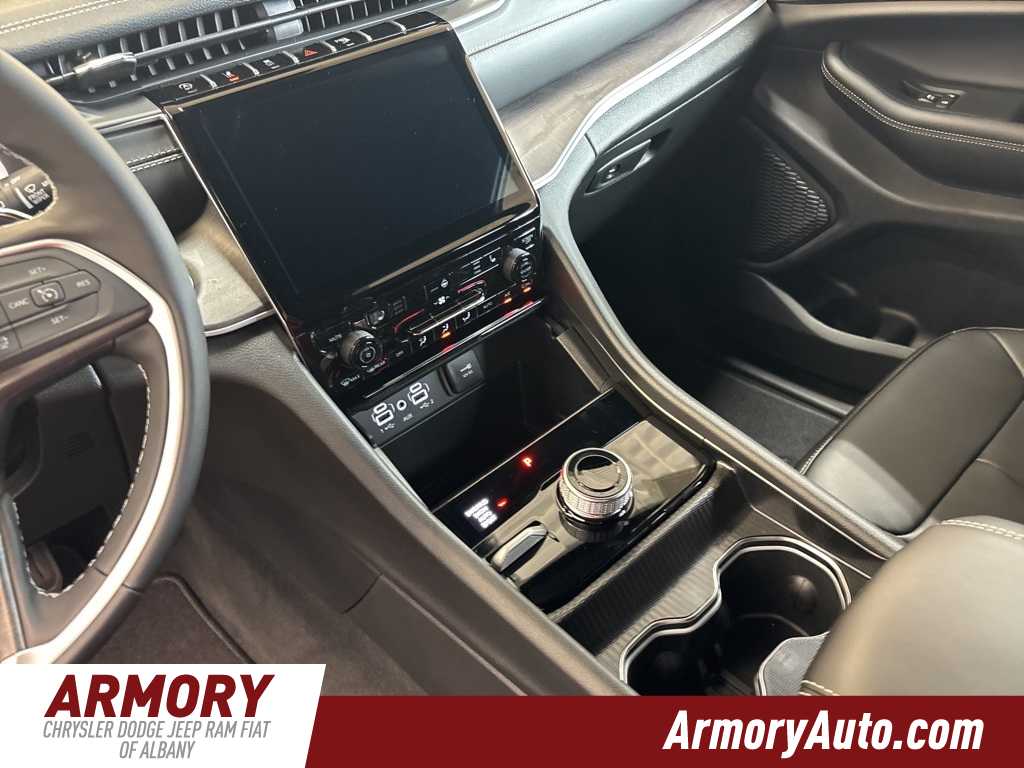 Thumbnail: 2025 Jeep Grand Cherokee - 15