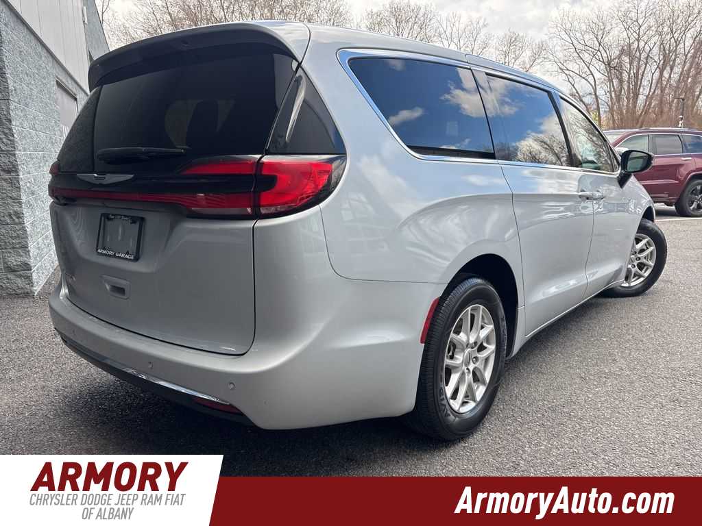 Thumbnail: 2024 Chrysler Pacifica - 4