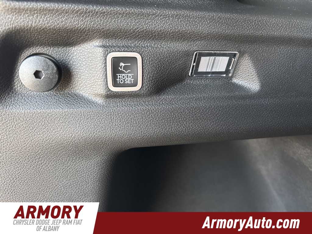 Thumbnail: 2025 Jeep Grand Cherokee L - 31