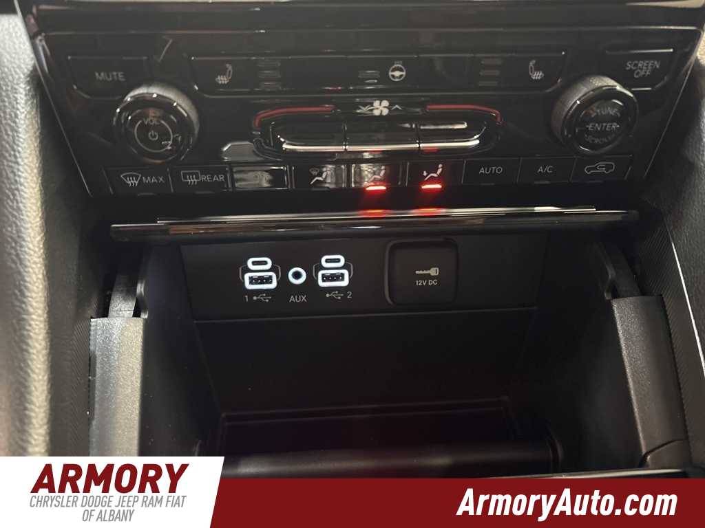 Thumbnail: 2025 Jeep Grand Cherokee - 17