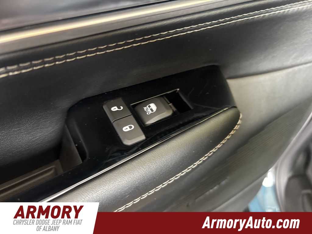 Thumbnail: 2026 Jeep Grand Wagoneer - 28