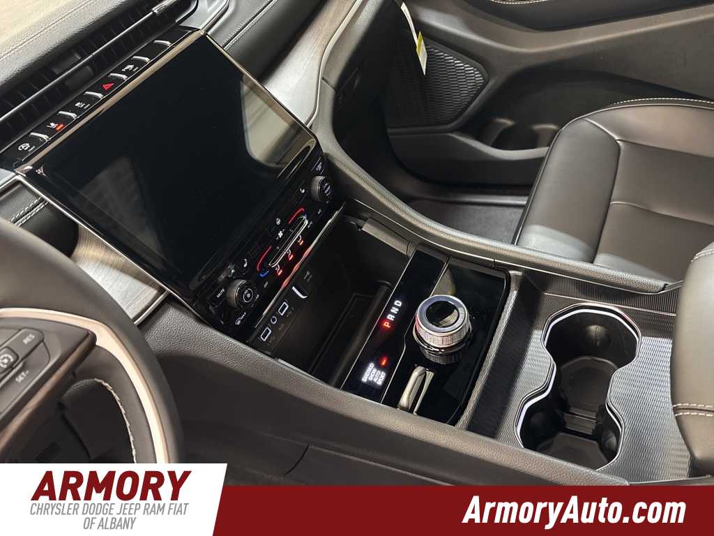 Thumbnail: 2025 Jeep Grand Cherokee L - 15