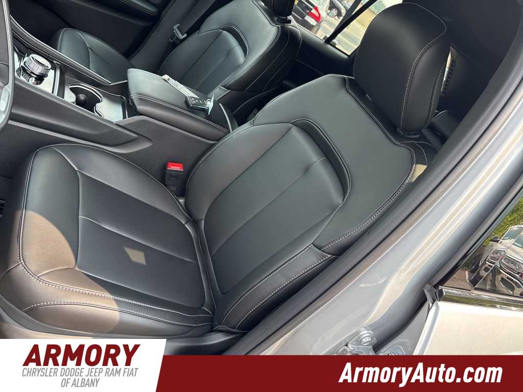 Thumbnail: 2025 Jeep Grand Cherokee - 10