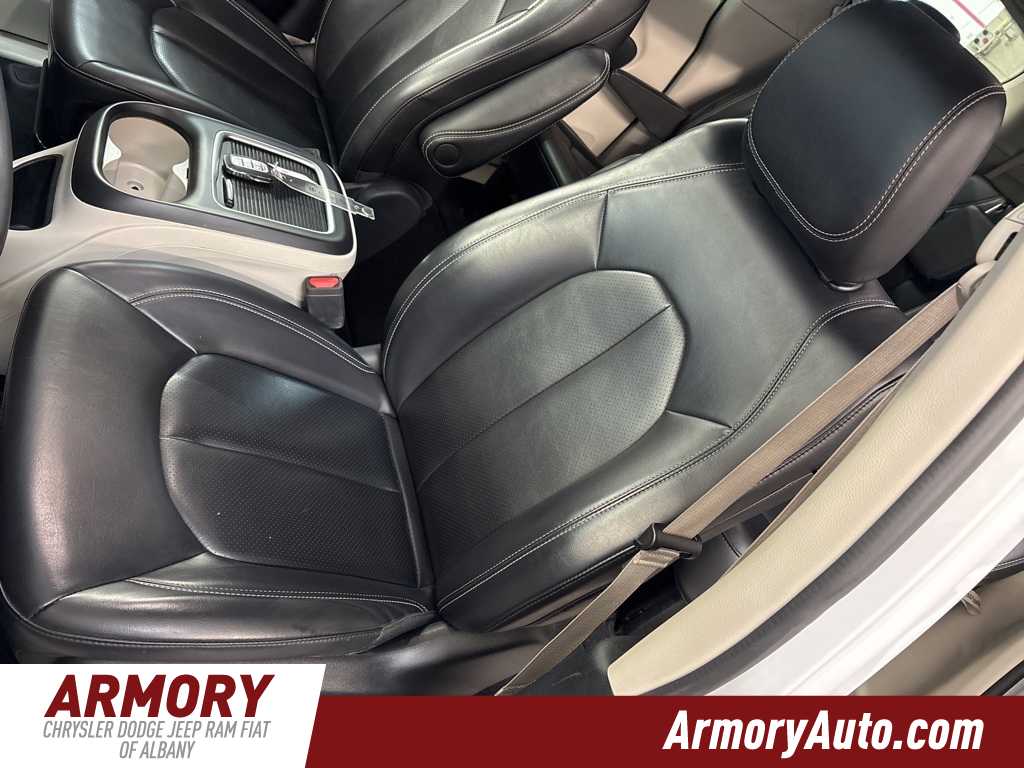 2023 Chrysler Pacifica Touring L 12