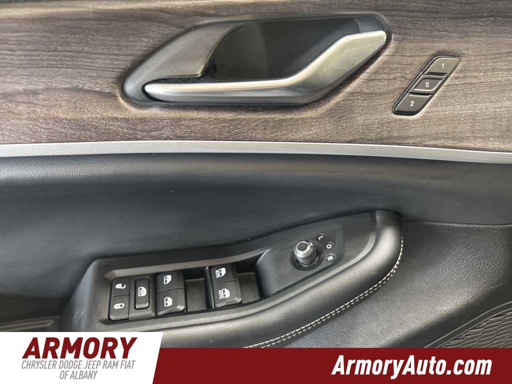 Thumbnail: 2023 Jeep Grand Cherokee - 8