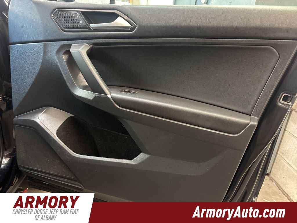 Thumbnail: 2018 Volkswagen Tiguan - 39