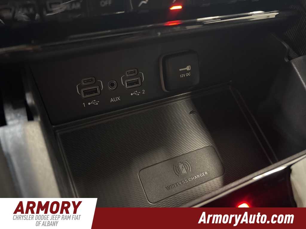 Thumbnail: 2025 Jeep Grand Cherokee L - 17