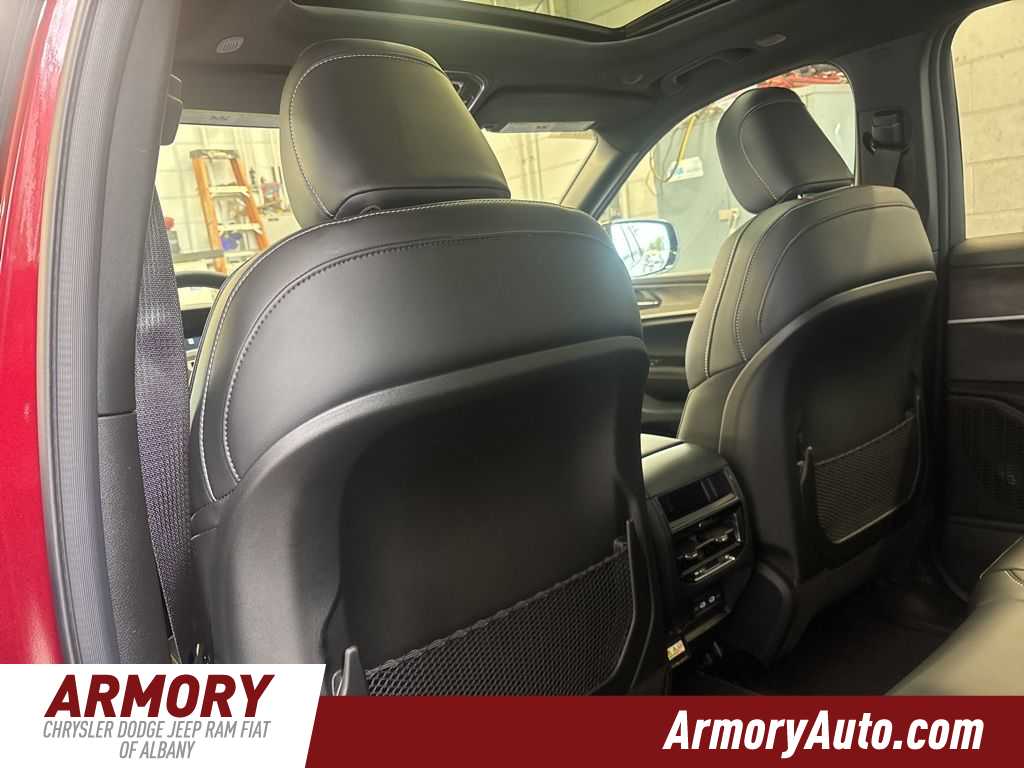 Thumbnail: 2026 Jeep Grand Cherokee - 28