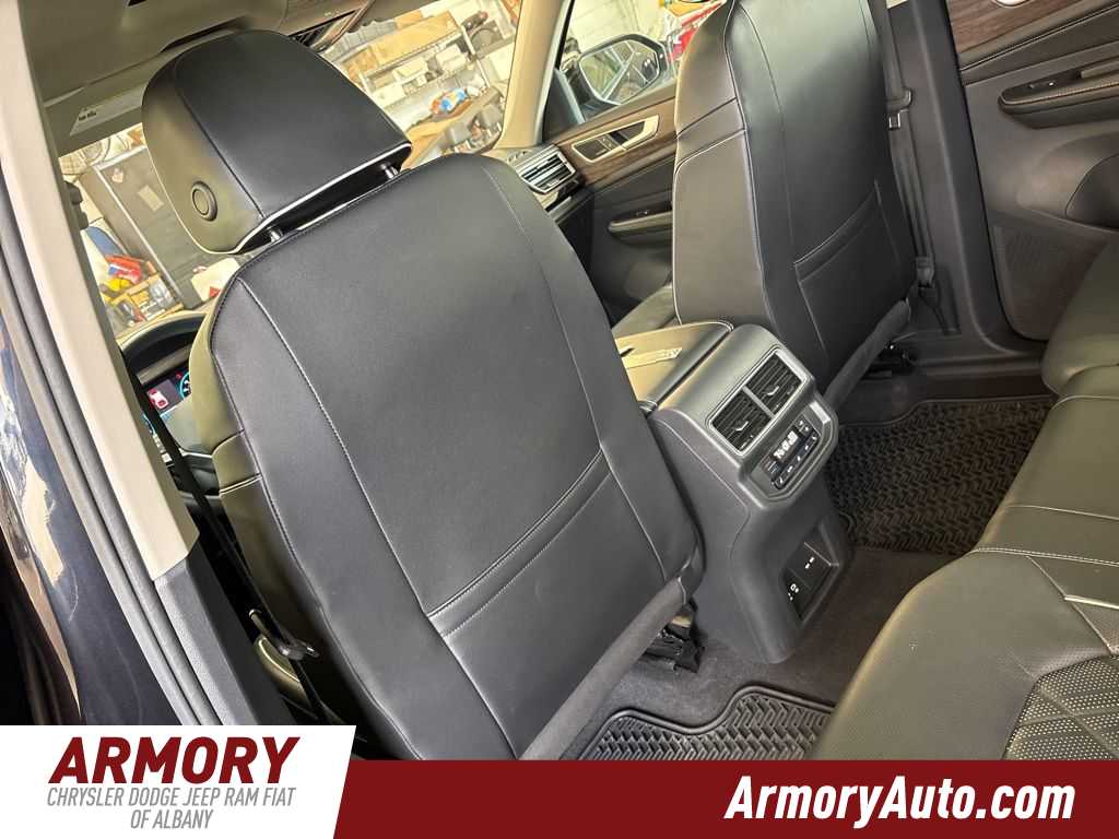 Thumbnail: 2024 Volkswagen Atlas - 32