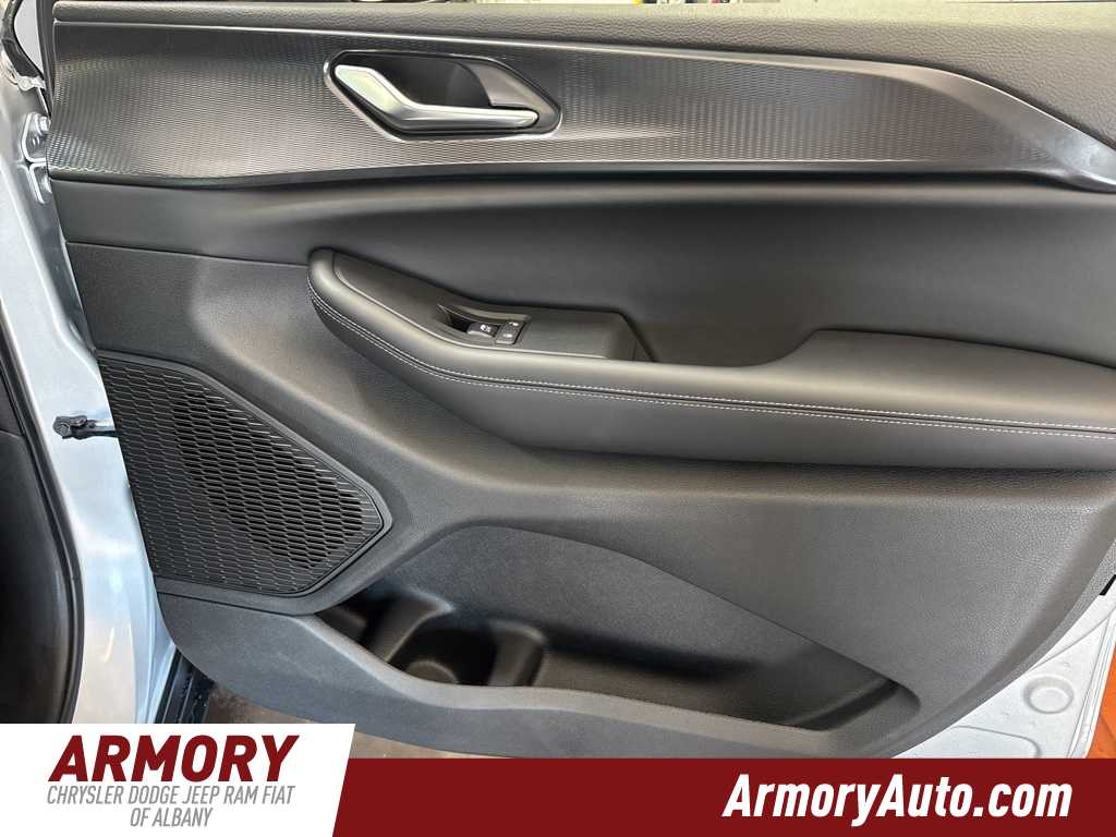 Thumbnail: 2025 Jeep Grand Cherokee - 35