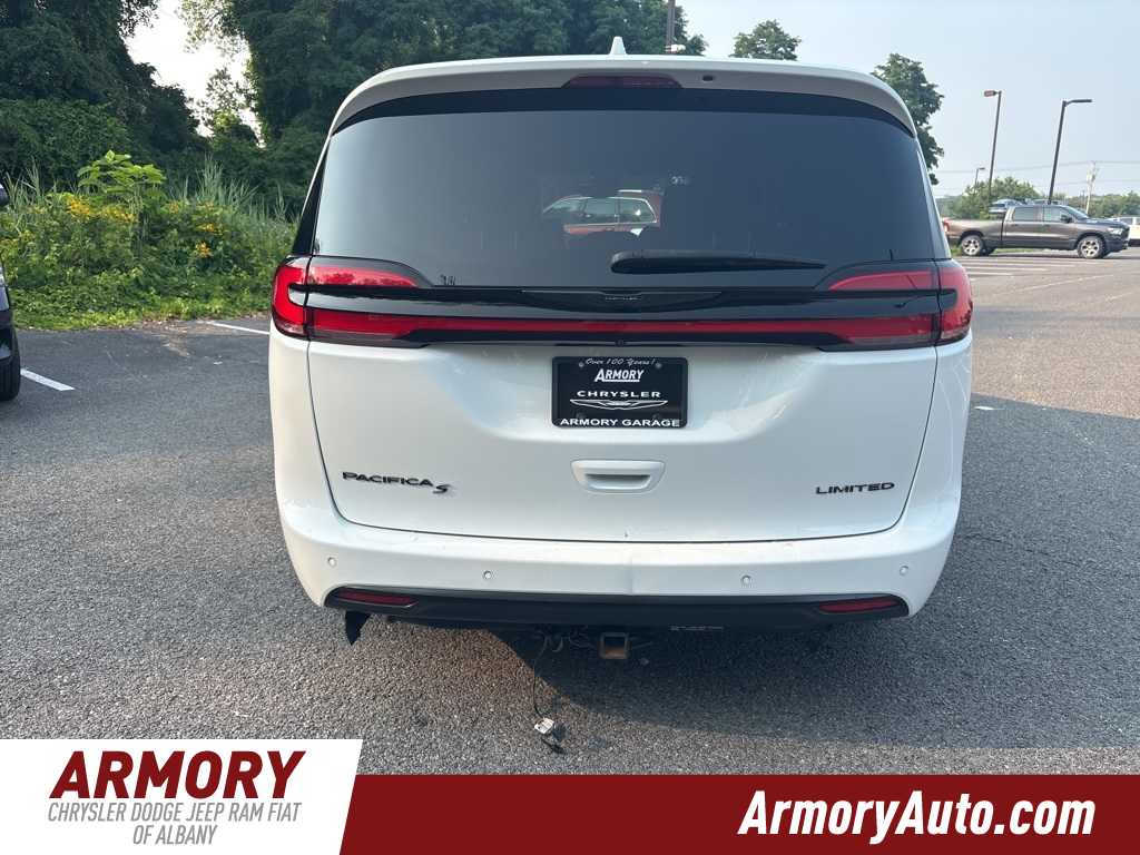 Thumbnail: 2022 Chrysler Pacifica - 5