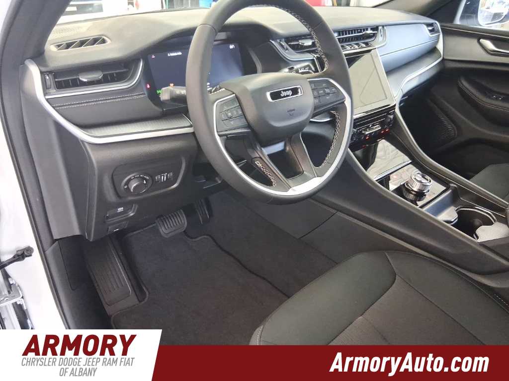 Thumbnail: 2025 Jeep Grand Cherokee - 9