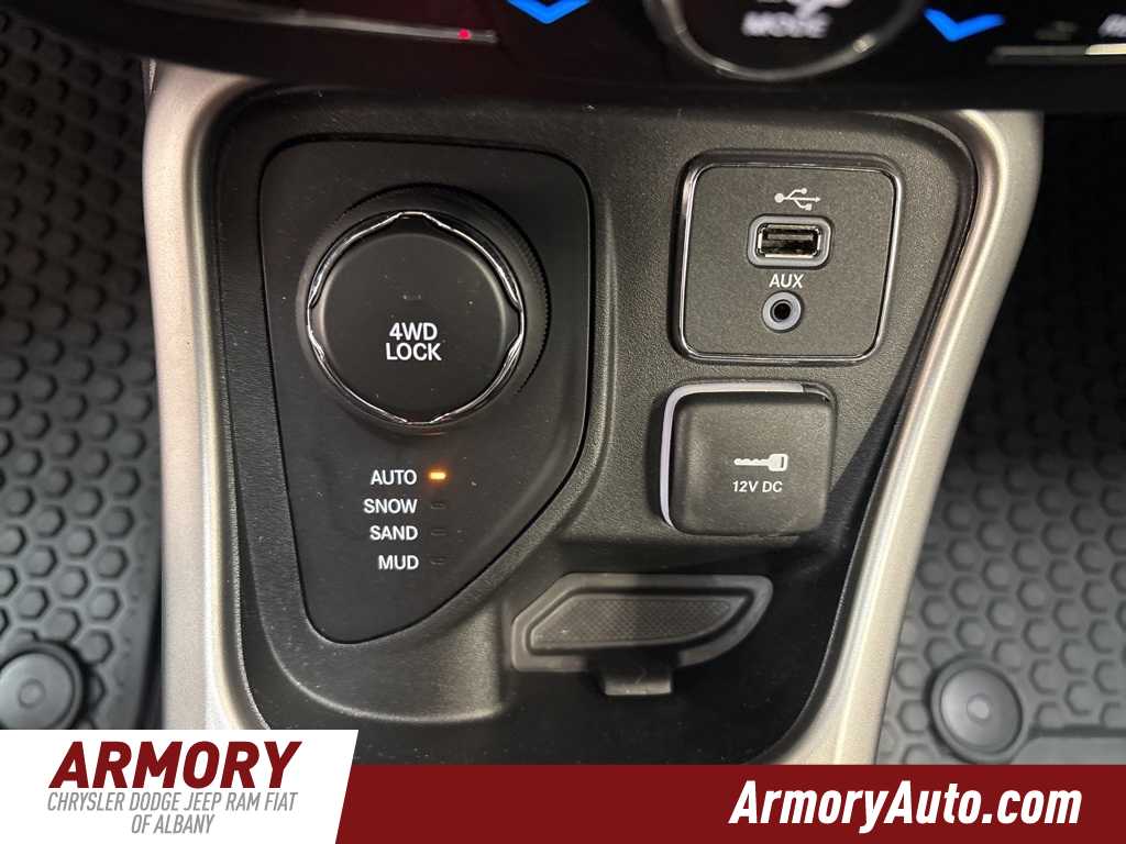 Thumbnail: 2018 Jeep Compass - 21