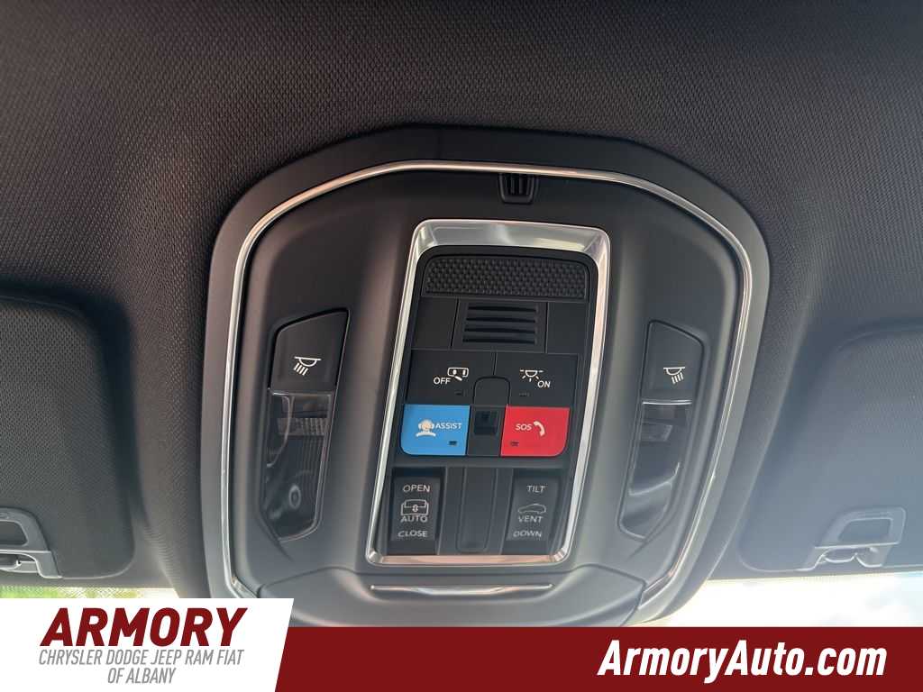 Thumbnail: 2025 Jeep Grand Cherokee - 17