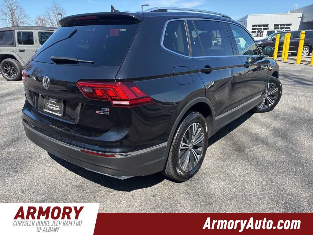 Thumbnail: 2018 Volkswagen Tiguan - 4