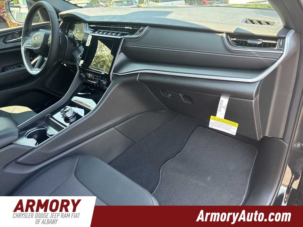 Thumbnail: 2025 Jeep Grand Cherokee L - 37