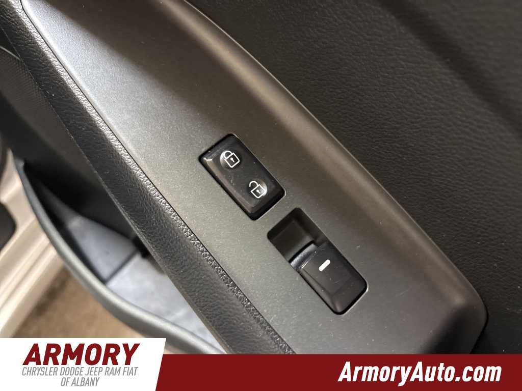 Thumbnail: 2018 Kia Forte - 31