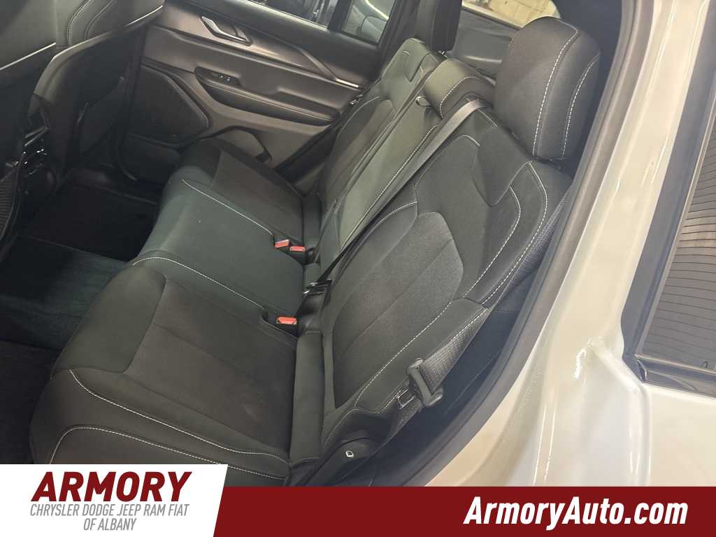 Thumbnail: 2025 Jeep Grand Cherokee - 27