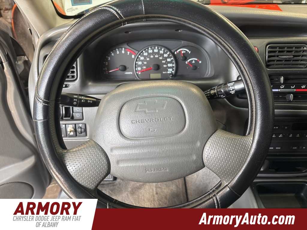 Thumbnail: 2003 Chevrolet Tracker - 13