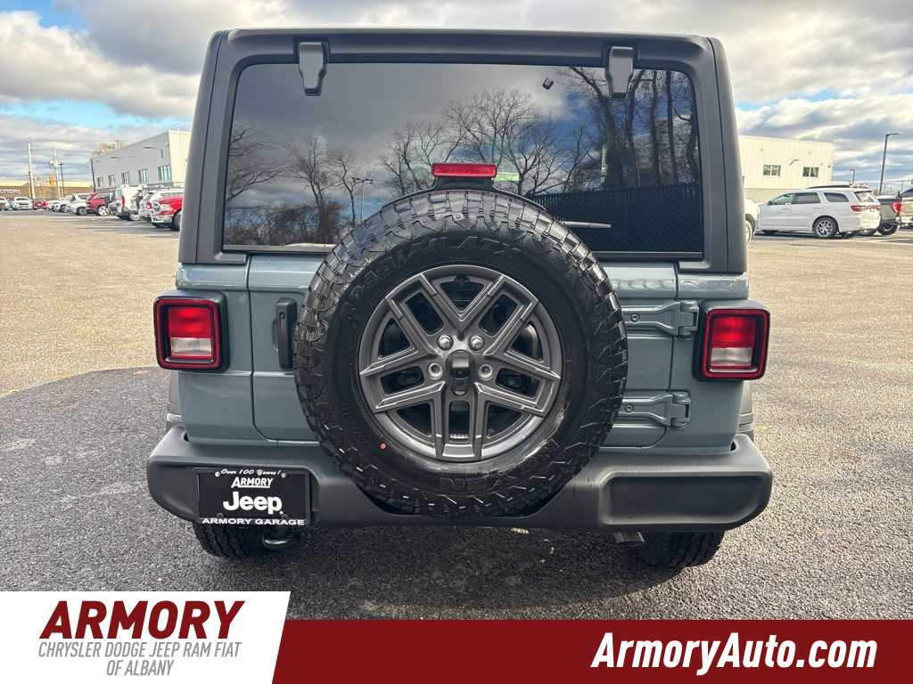 Thumbnail: 2026 Jeep Wrangler - 5