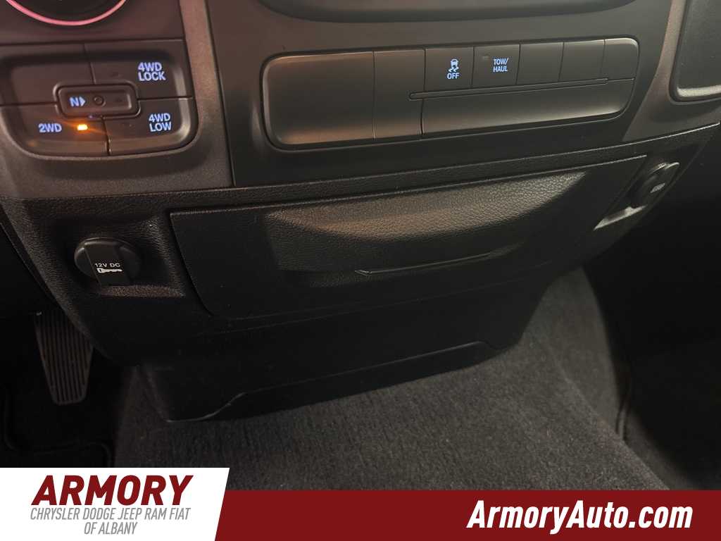 Thumbnail: 2019 RAM 1500 Classic - 19