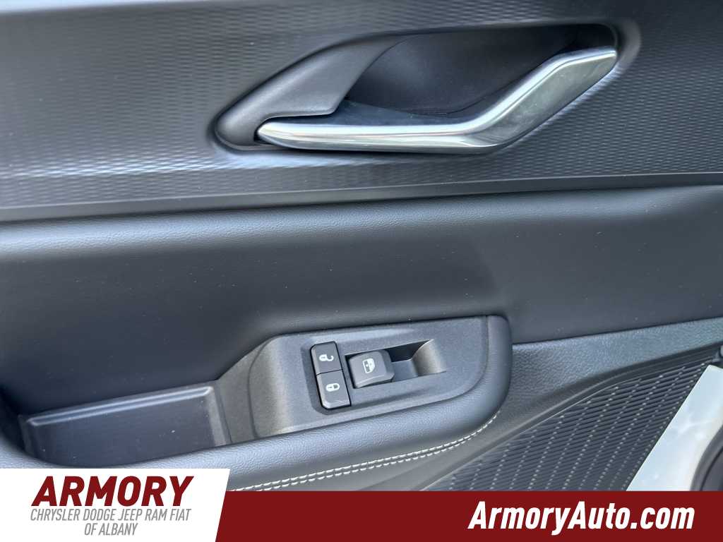 Thumbnail: 2025 Jeep Grand Cherokee L - 13