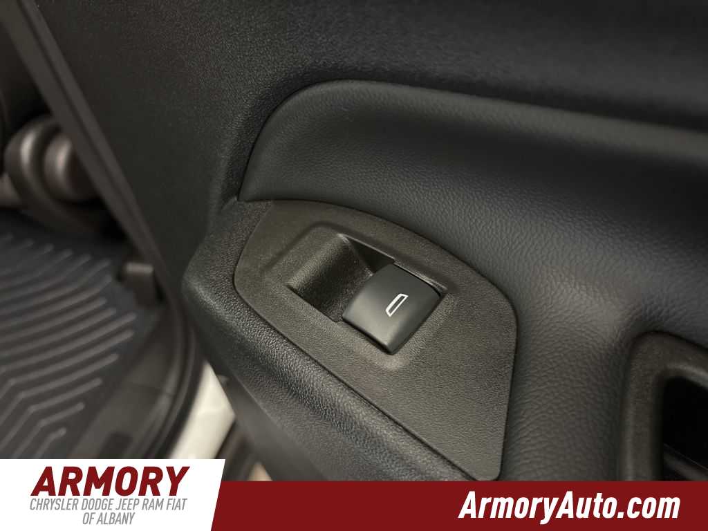 Thumbnail: 2022 Chevrolet Equinox - 34