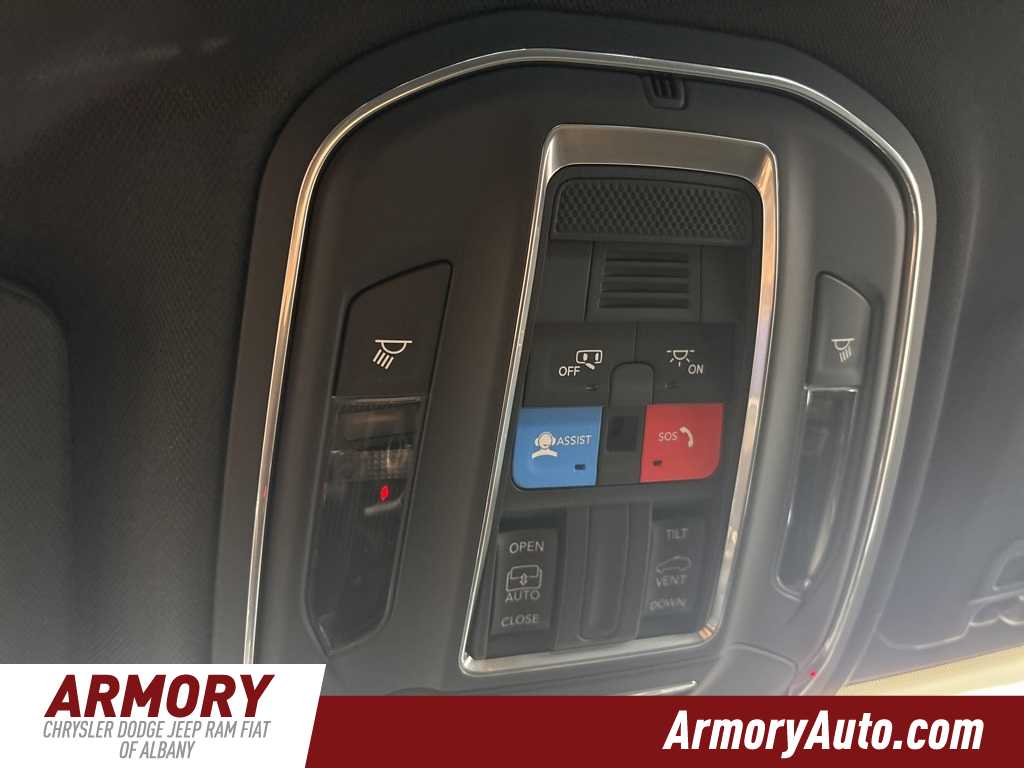 Thumbnail: 2025 Jeep Grand Cherokee - 17