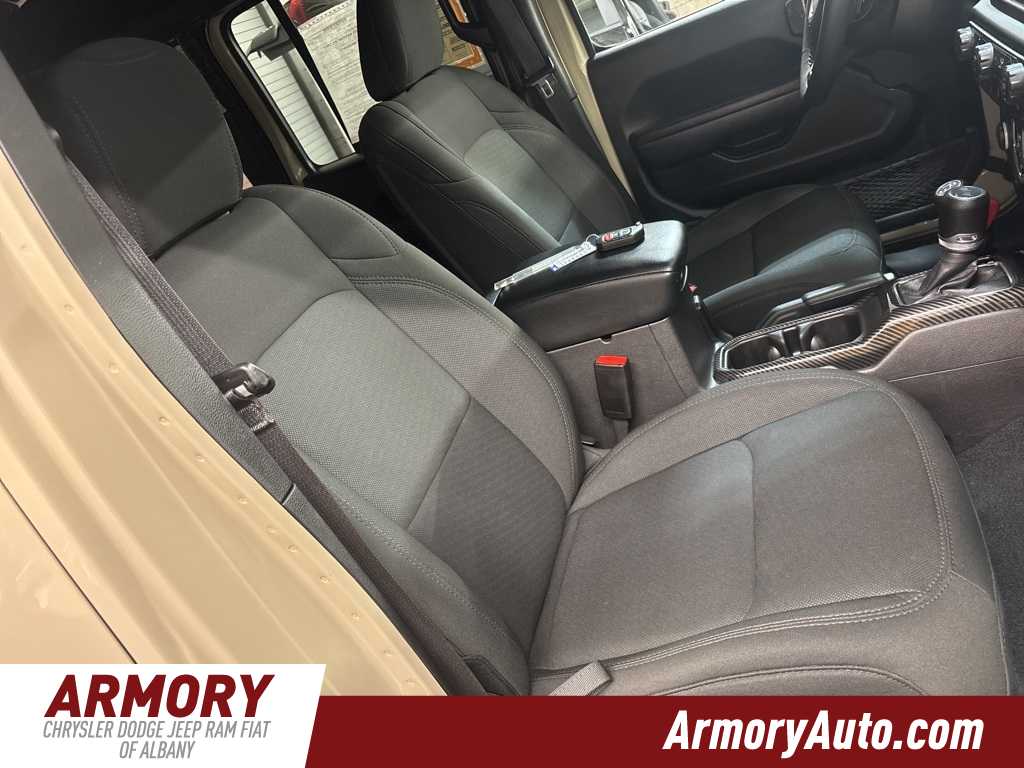 Thumbnail: 2022 Jeep Wrangler - 38