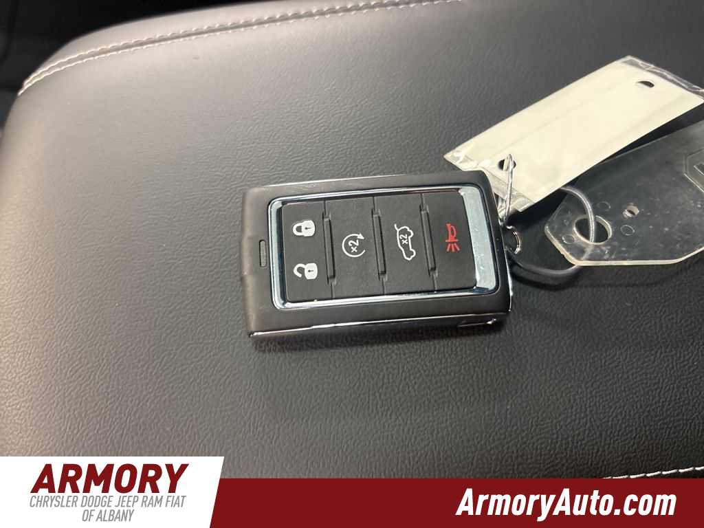 Thumbnail: 2026 Jeep Grand Cherokee - 22