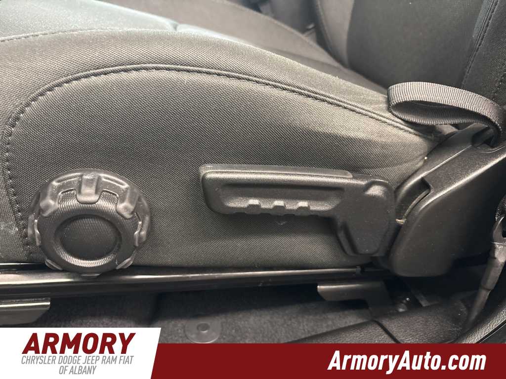 Thumbnail: 2022 Jeep Wrangler - 13