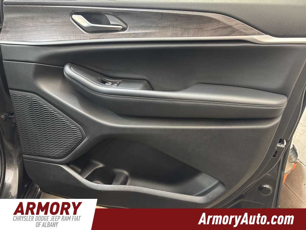 Thumbnail: 2023 Jeep Grand Cherokee - 38