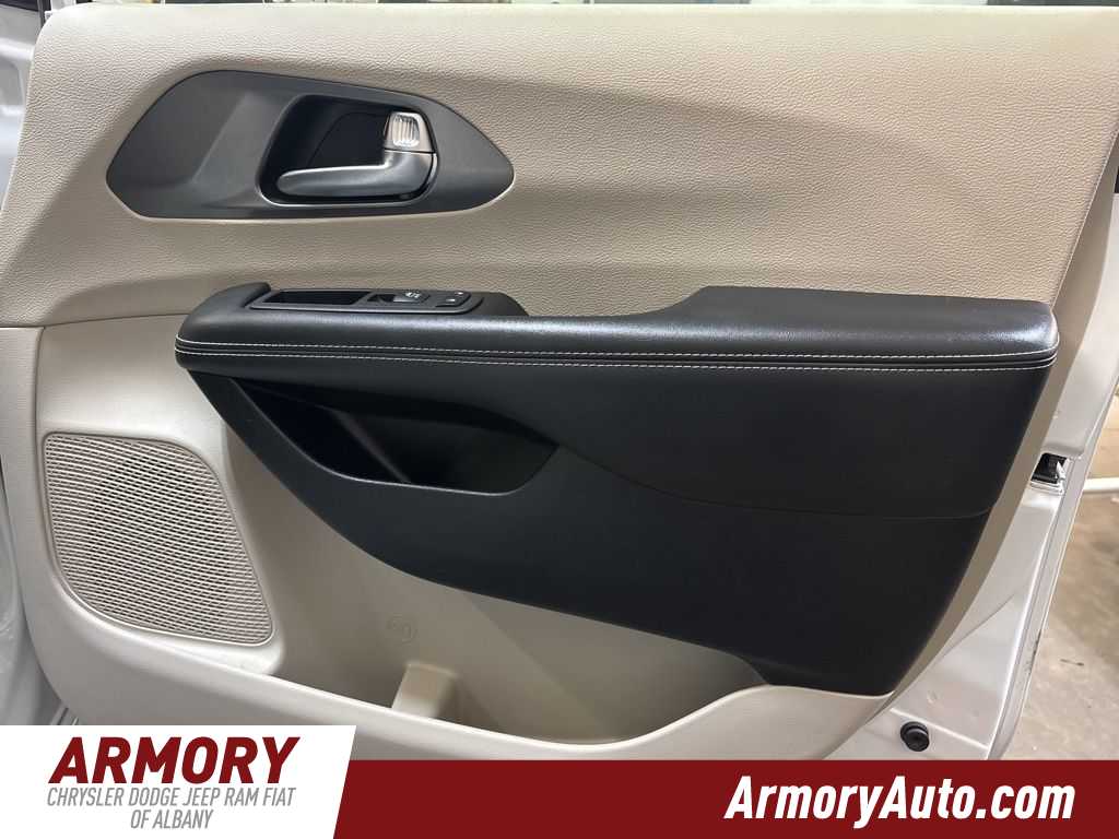 Thumbnail: 2024 Chrysler Pacifica - 39