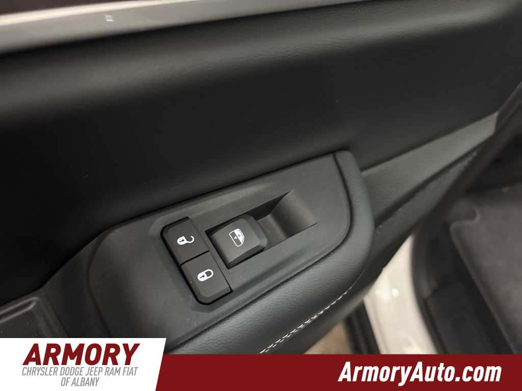 Thumbnail: 2025 Jeep Grand Cherokee - 24