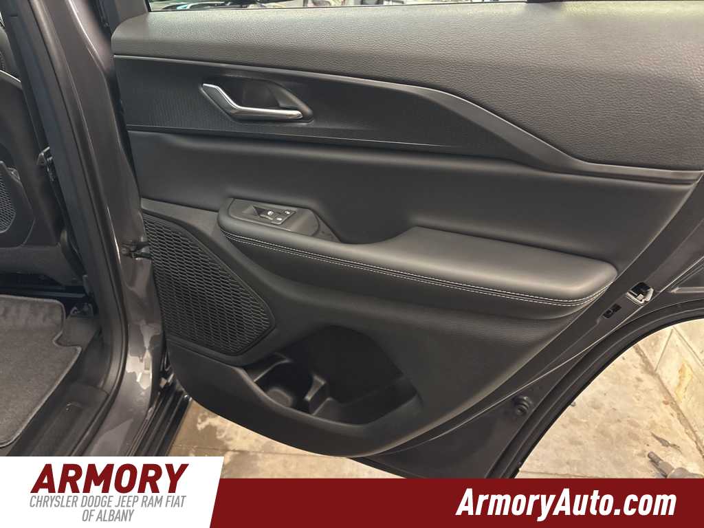 Thumbnail: 2025 Jeep Grand Cherokee - 28