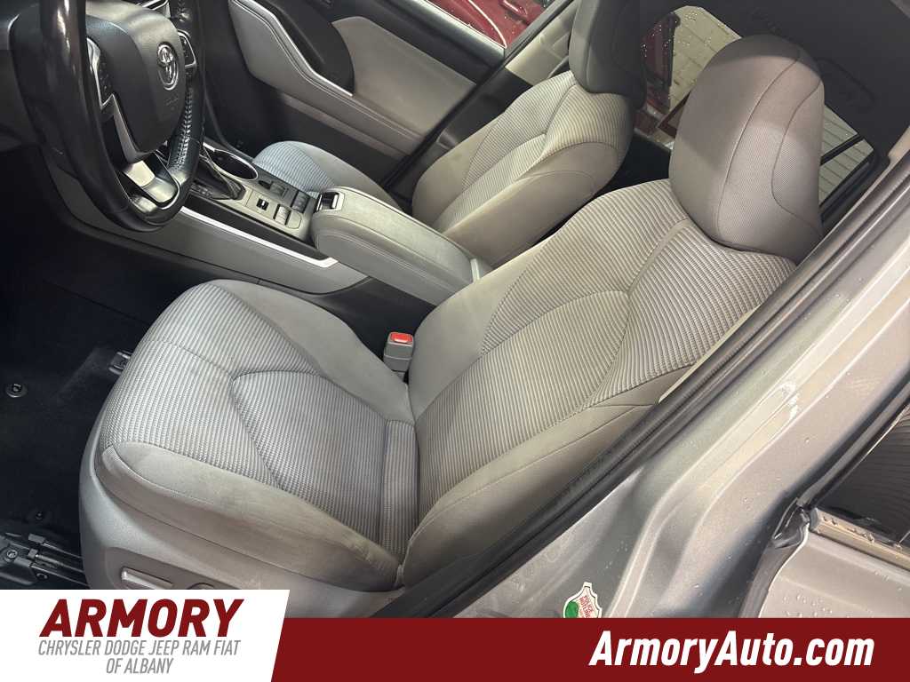 Thumbnail: 2022 Toyota Highlander - 12