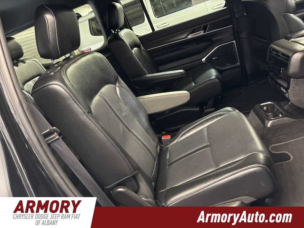 Thumbnail: 2024 Jeep Wagoneer - 38