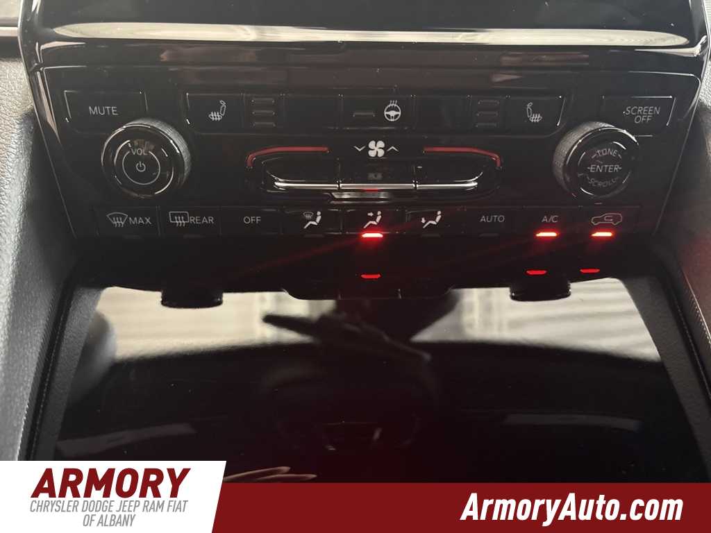 Thumbnail: 2025 Jeep Grand Cherokee - 19