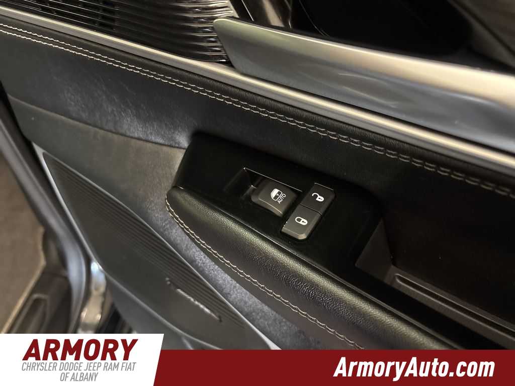 Thumbnail: 2024 Jeep Wagoneer - 37