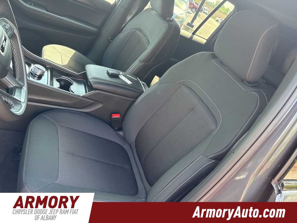 Thumbnail: 2025 Jeep Grand Cherokee - 12