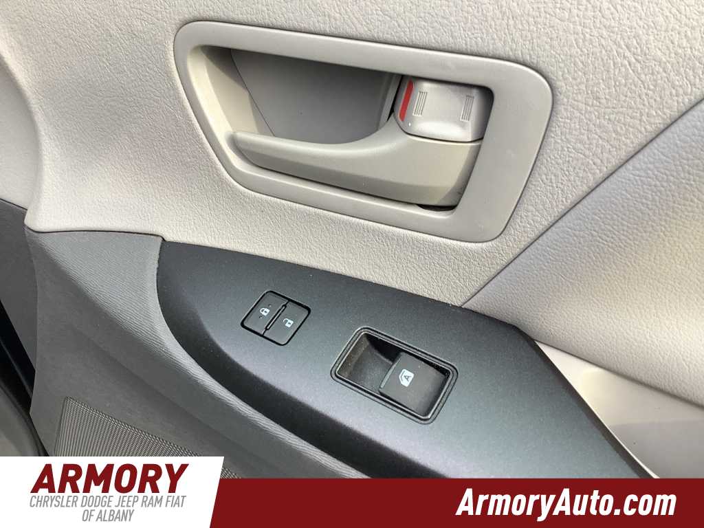 Thumbnail: 2020 Toyota Sienna - 34