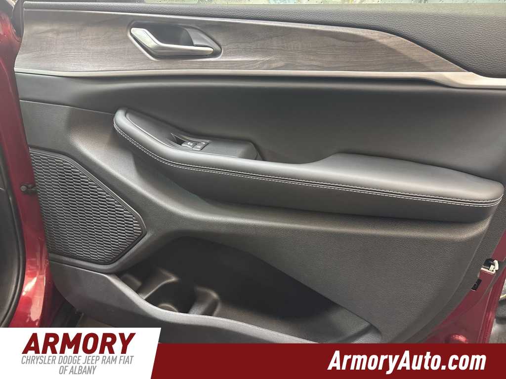 Thumbnail: 2025 Jeep Grand Cherokee - 40