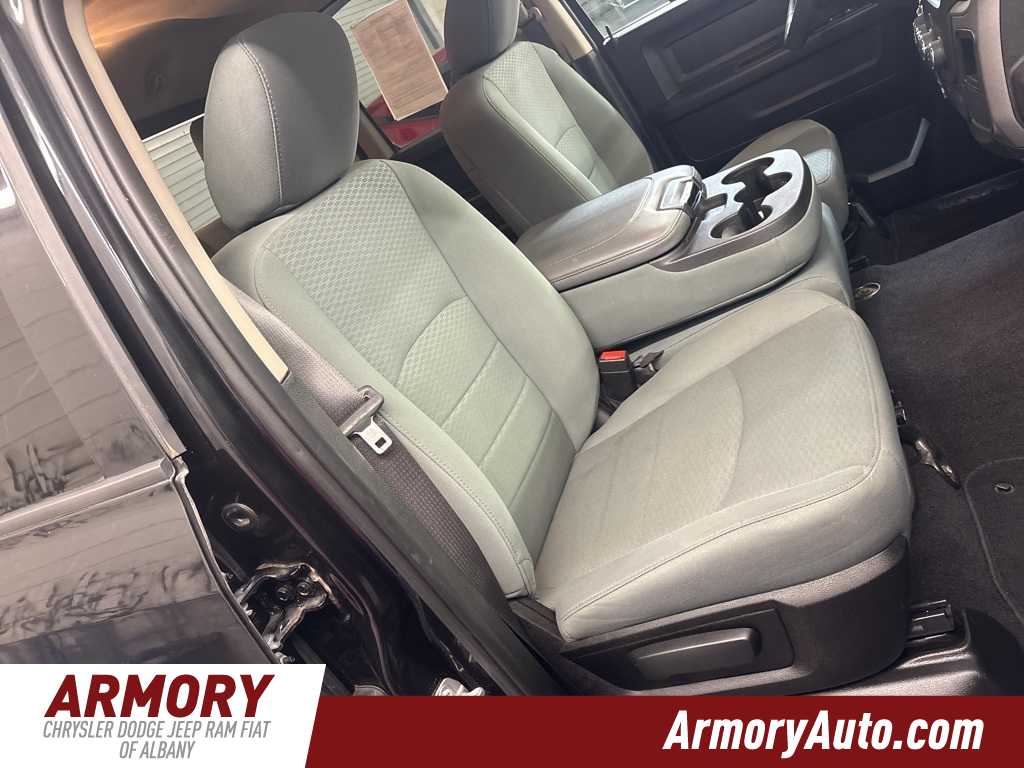 Thumbnail: 2019 RAM 1500 Classic - 33