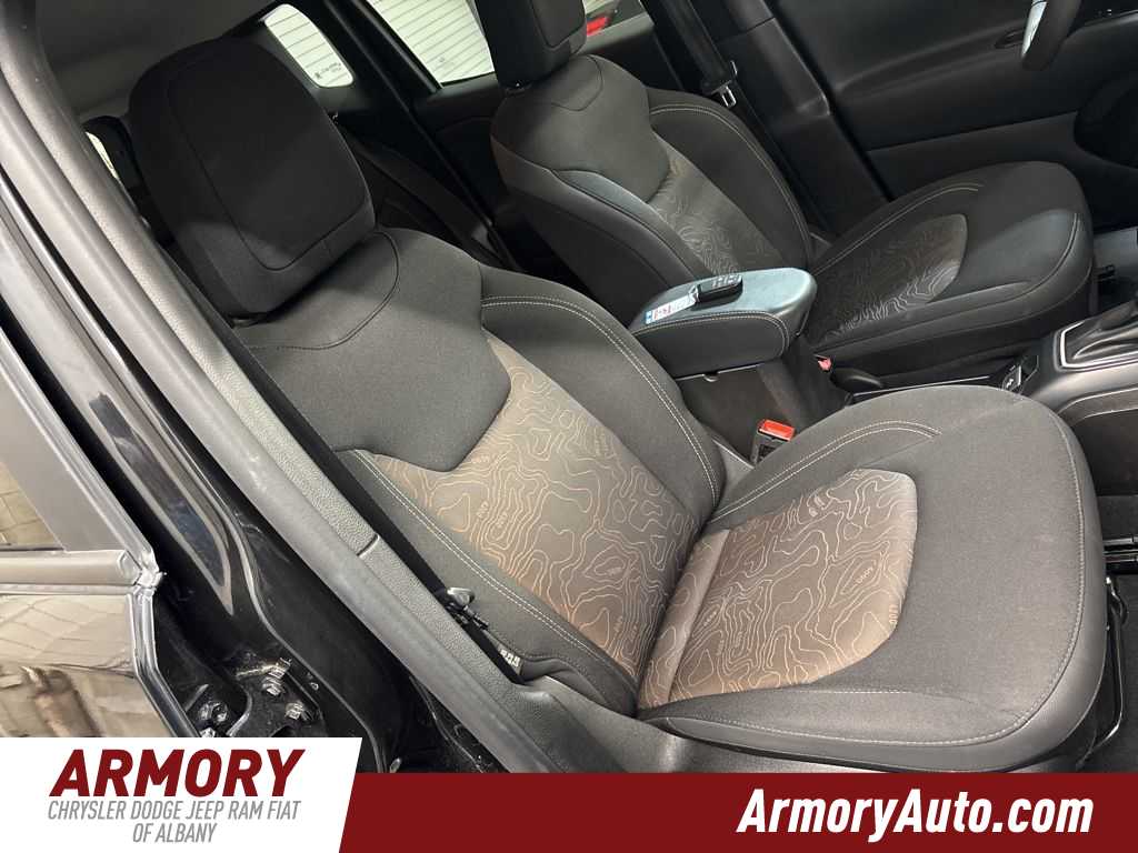 Thumbnail: 2023 Jeep Renegade - 38