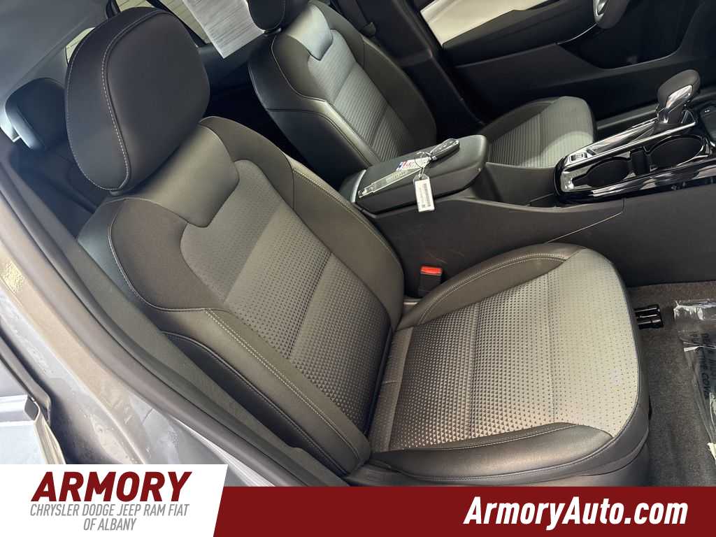 Thumbnail: 2025 Chevrolet Trax - 37