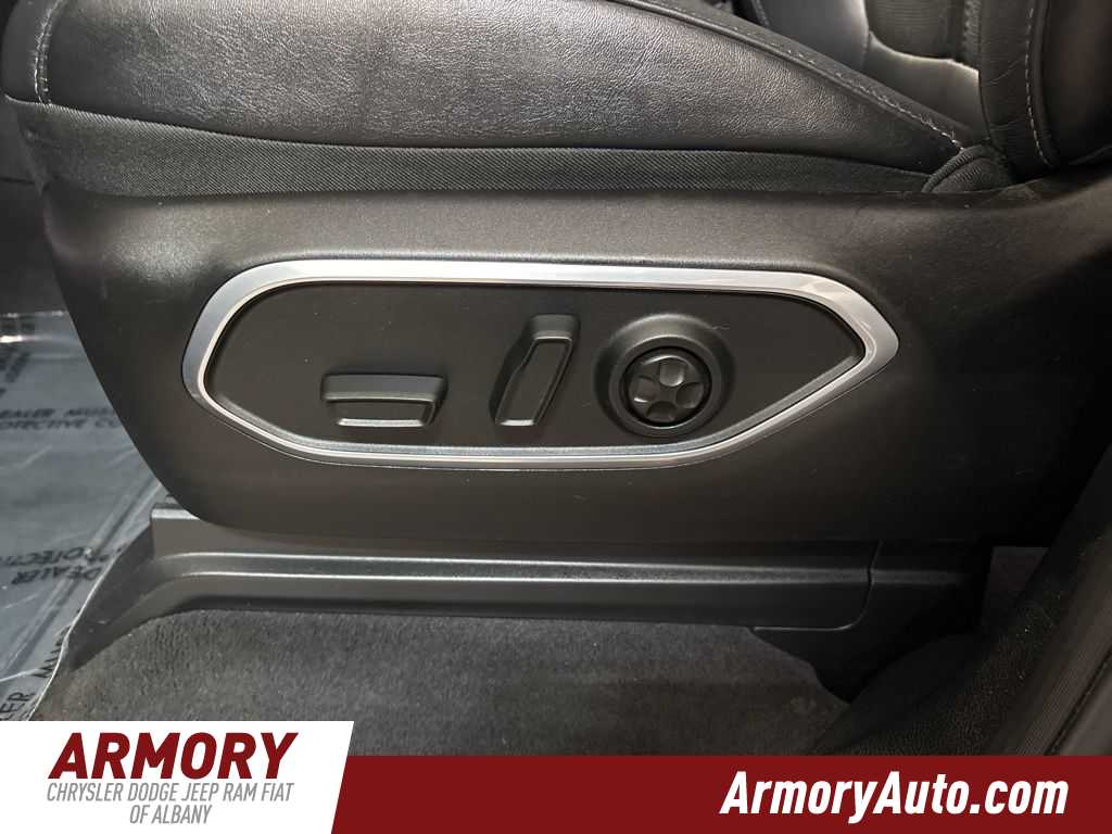 Thumbnail: 2024 Jeep Wagoneer - 14