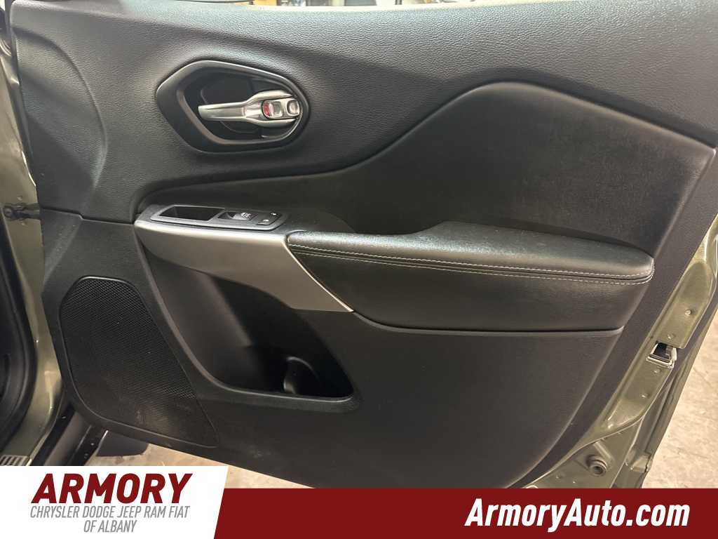 Thumbnail: 2021 Jeep Cherokee - 37