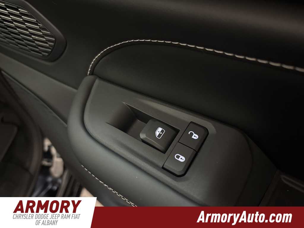 Thumbnail: 2026 Jeep Grand Cherokee - 37