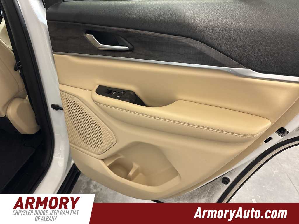 Thumbnail: 2023 Jeep Grand Cherokee - 31