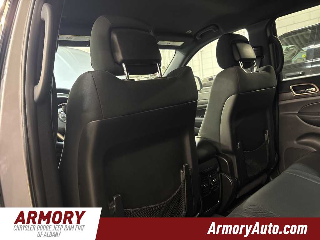 Thumbnail: 2017 Jeep Grand Cherokee - 23